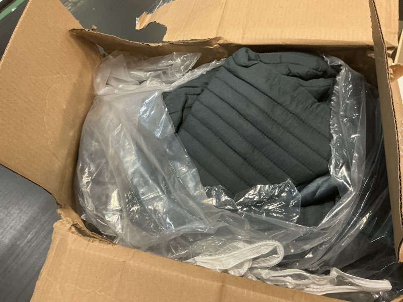 Condition photo showing New/Like New for velvet oversized king size quilt set 120x128 soft striped bed cover set all seasons cozy breathable bedspread includes 2 pillowcases 20×36,blue gray blue gray super king-120×128