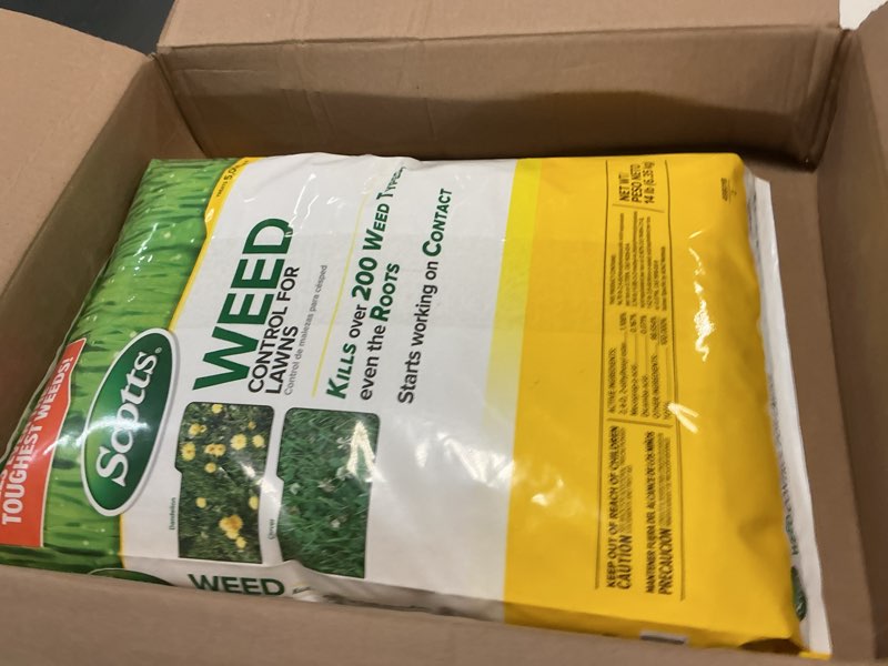 Condition photo showing Good Condition for scotts weed control for lawns, weed killer, kills over 200 weed types including dandelion and clover, 5,000 sq. ft., 14 lbs.