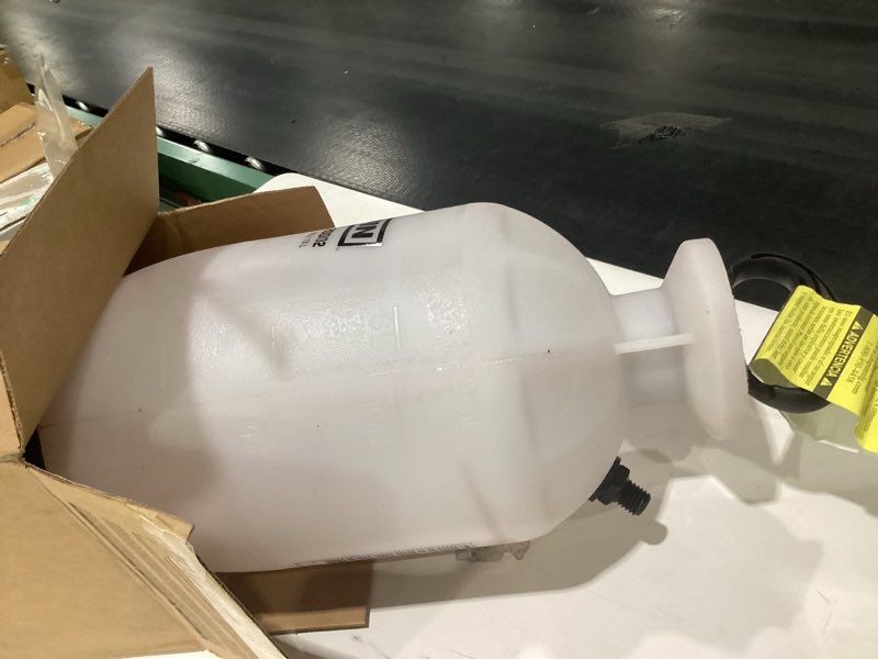 Condition photo showing Good Condition for chapin 20002 2 gallon bottle