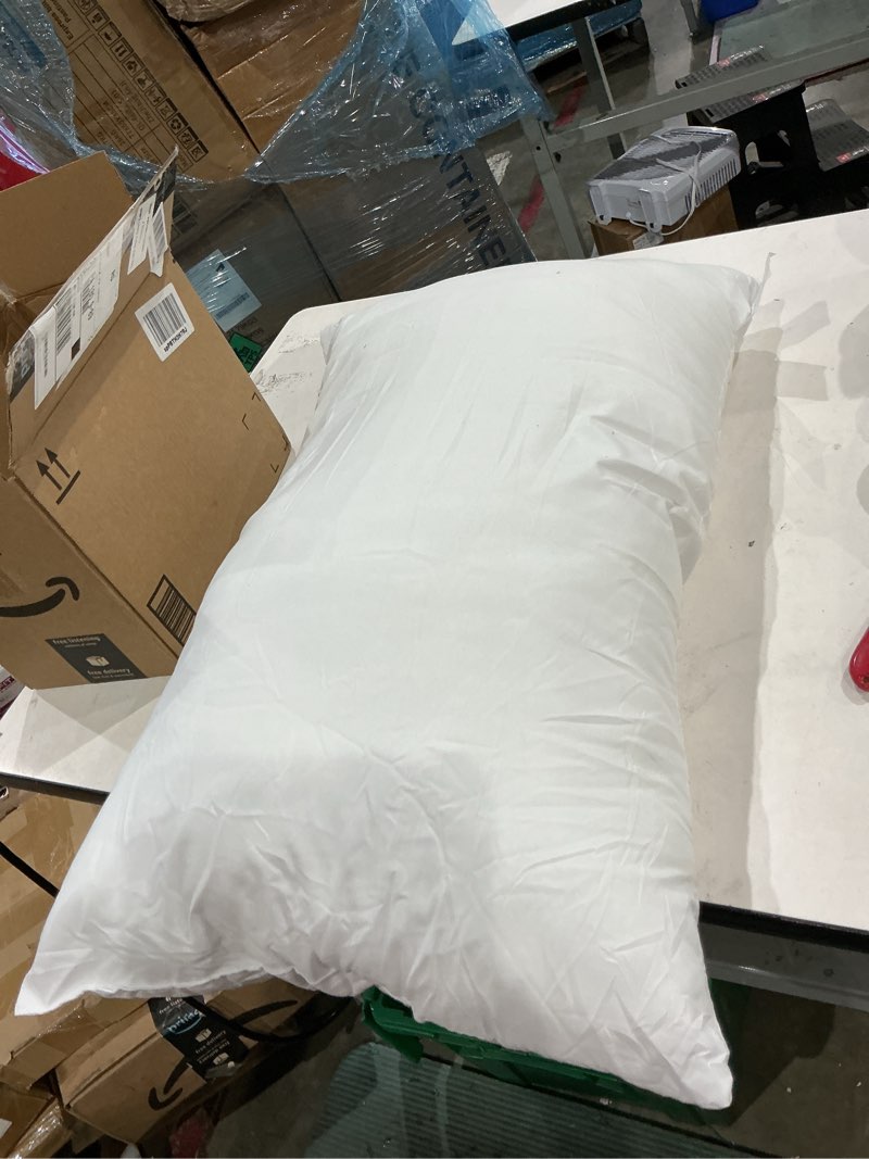Condition photo showing Good Condition for almohada edow, almohada alternativa de poliéster de plumas ligeras, lavable a máquina. (blanco, 12x20)