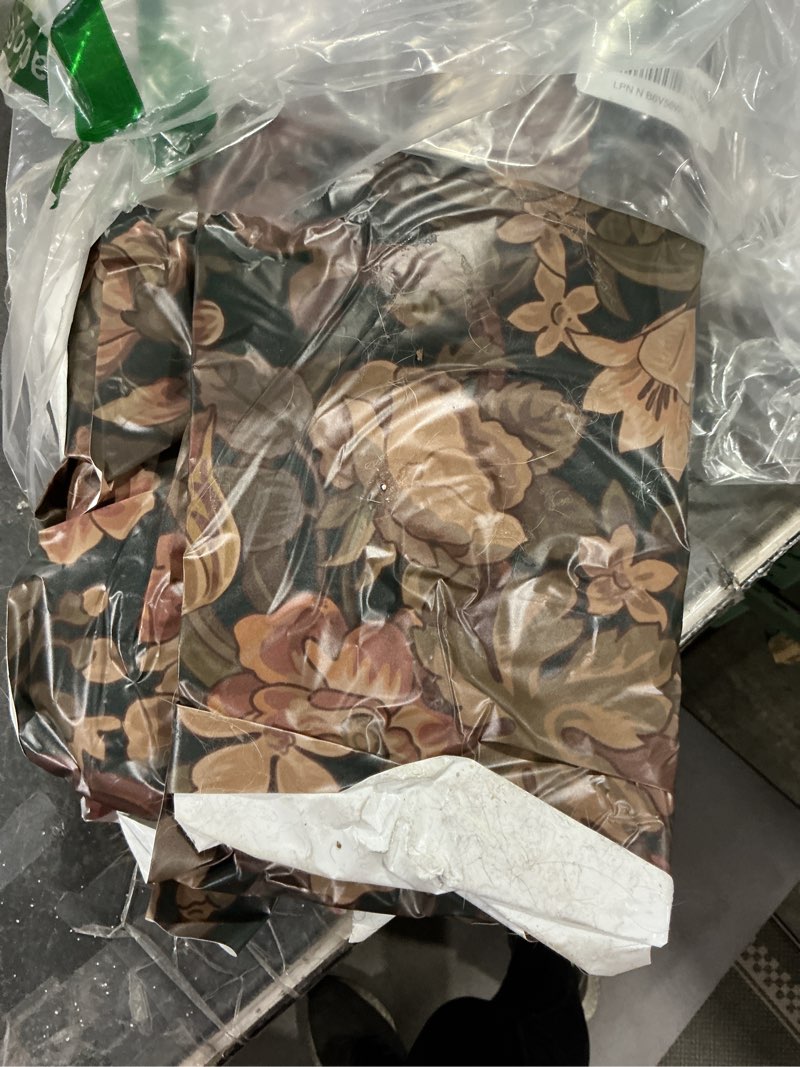 Condition photo showing Good Condition for dimoon vintage wallpaper peel and stick dark green floral wallpaper 16.1"x393"flower leaf contact paper for bedroom thicken waterproof self adhesive wall paper removable shelf liner vinyl roll 16.1" x 393" dark green