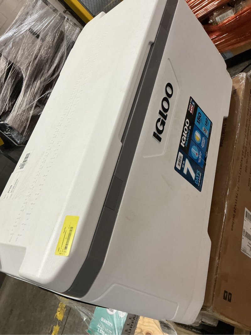 Condition photo showing Good Condition for igloo 150 quart maxcold cooler - convenient design