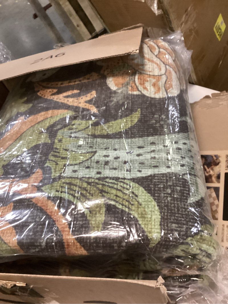 Condition photo showing Good Condition for Floral 9x12 Area Rugs for Living Room Black Machine Washable Large Rug Non-Slip Stain Resistant Low Pile Boho Accent Indoor Throw Carpet for Bedroom Dining Room 9' x 12' (Rectangular) Floral Black