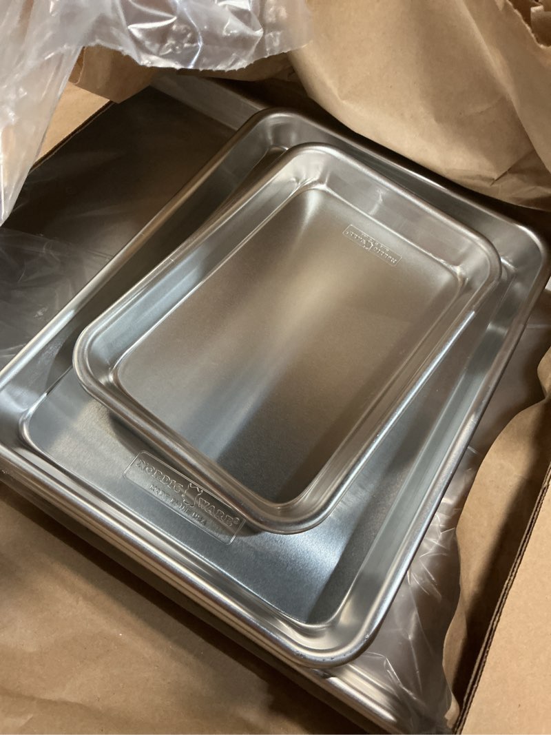 Condition photo showing Good Condition for hongbake baking sheet set