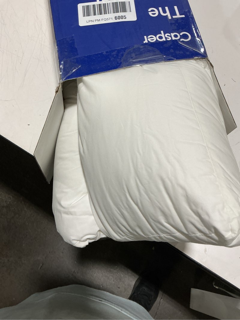 Condition photo showing Good Condition for Casper - Essential Pillow - White