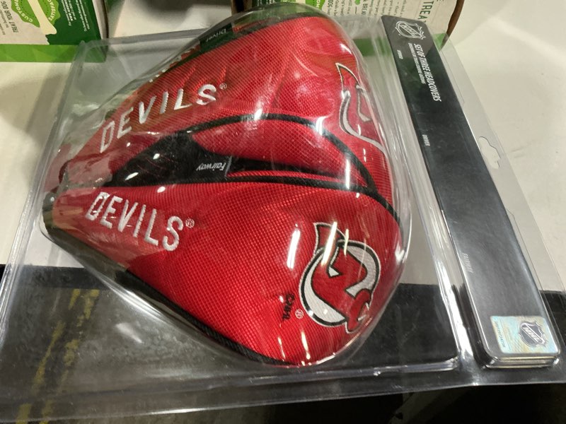 Condition photo showing New/Like New for Team Effort NHL Unisex-Adult Set of Three Headcovers NHL New Jersey Devils One Size multi color