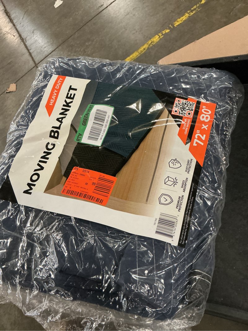 Condition photo showing Good Condition for 80 in. l x 72 in. w premium moving blanket