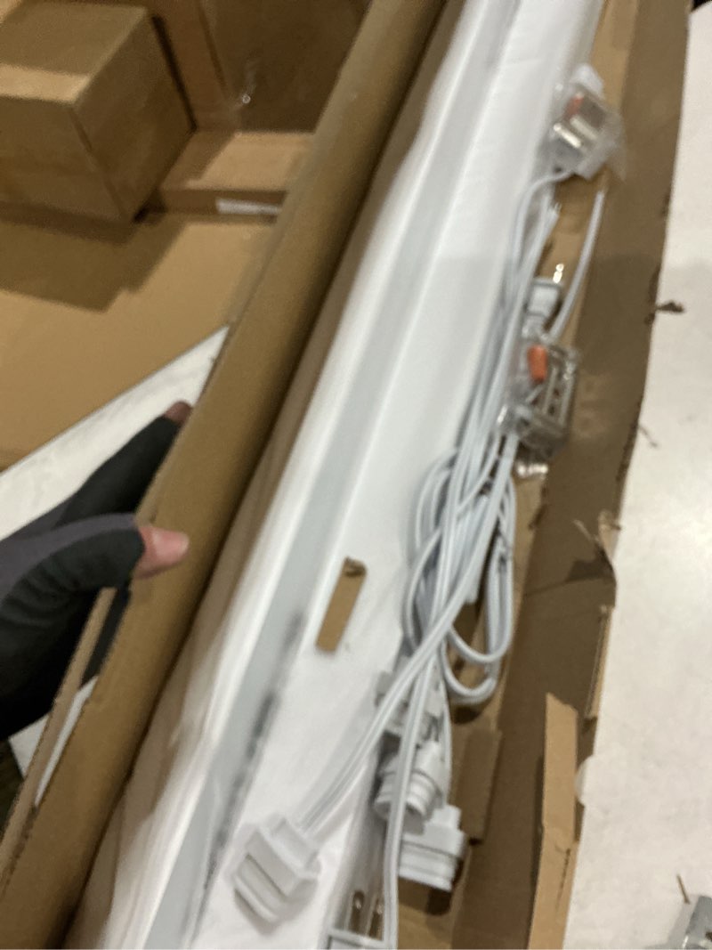 Condition photo showing Good Condition for kukumao utility led shop light fixture with plug 4ft 5000k 36w 3600lm linkable waterproof closet light under cabinet light ceiling tube light for garage kitchen bathroom workbench and office(2 pack) white 4 ft - 2 pack