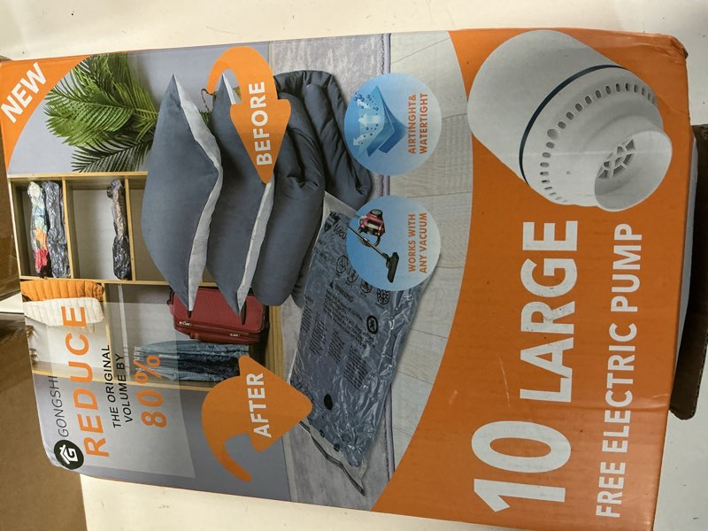 Condition photo showing Good Condition for gongshi vacuum seal bags for clothing travel & home storage, travel vacuum bags with electric pump,space saver for blankets, comforters, pillows, clothes,10 large