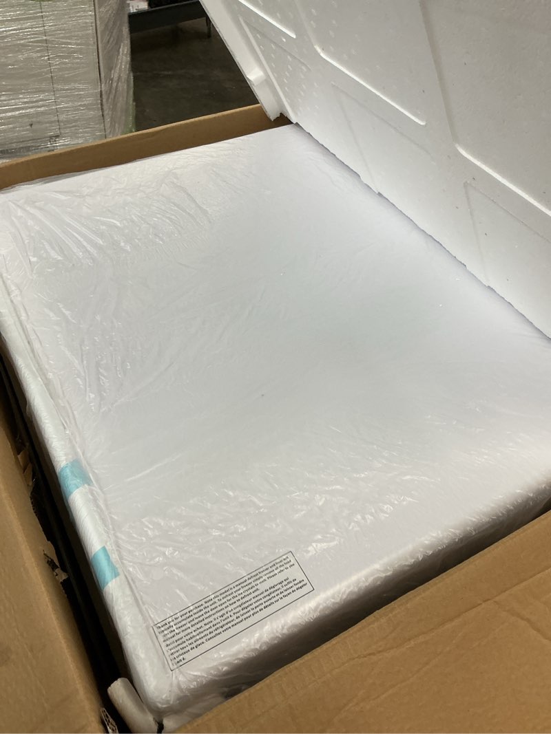 Condition photo showing Good Condition for Hamilton Beach 21 Cu. ft. Chest Freezer  Double Doors  HZ9212  White