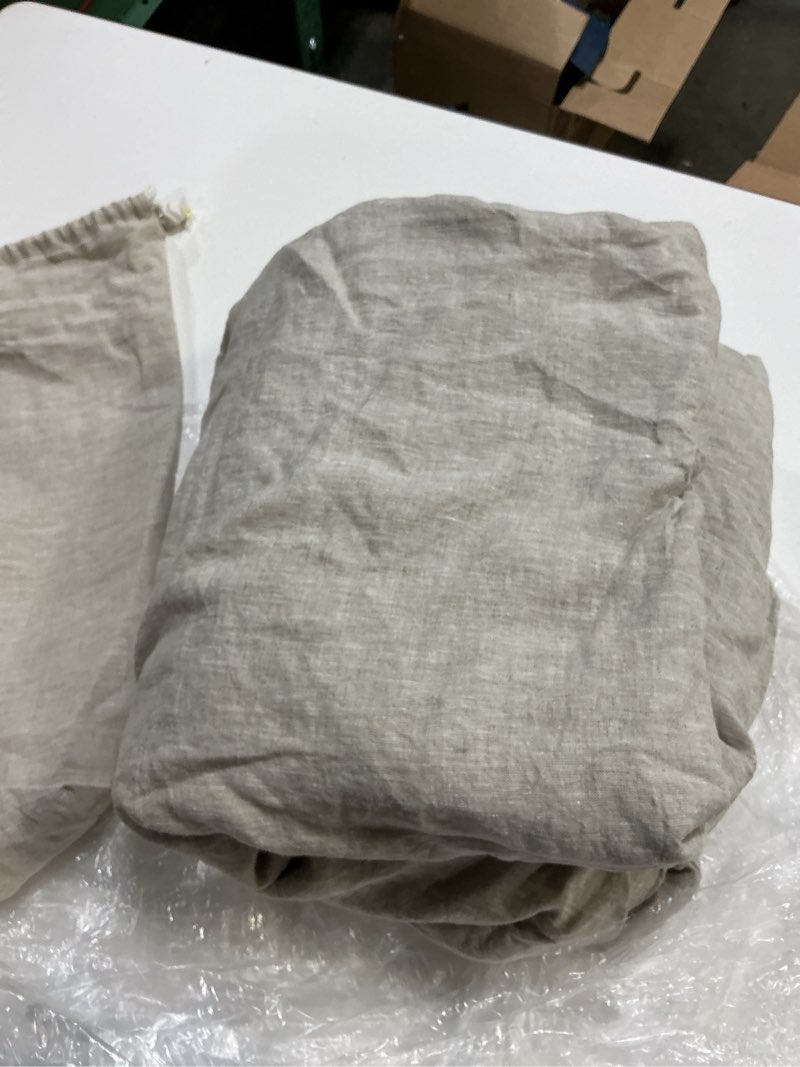 Condition photo showing New/Like New for quince 100% linen king/cal king duvet set natural chambray