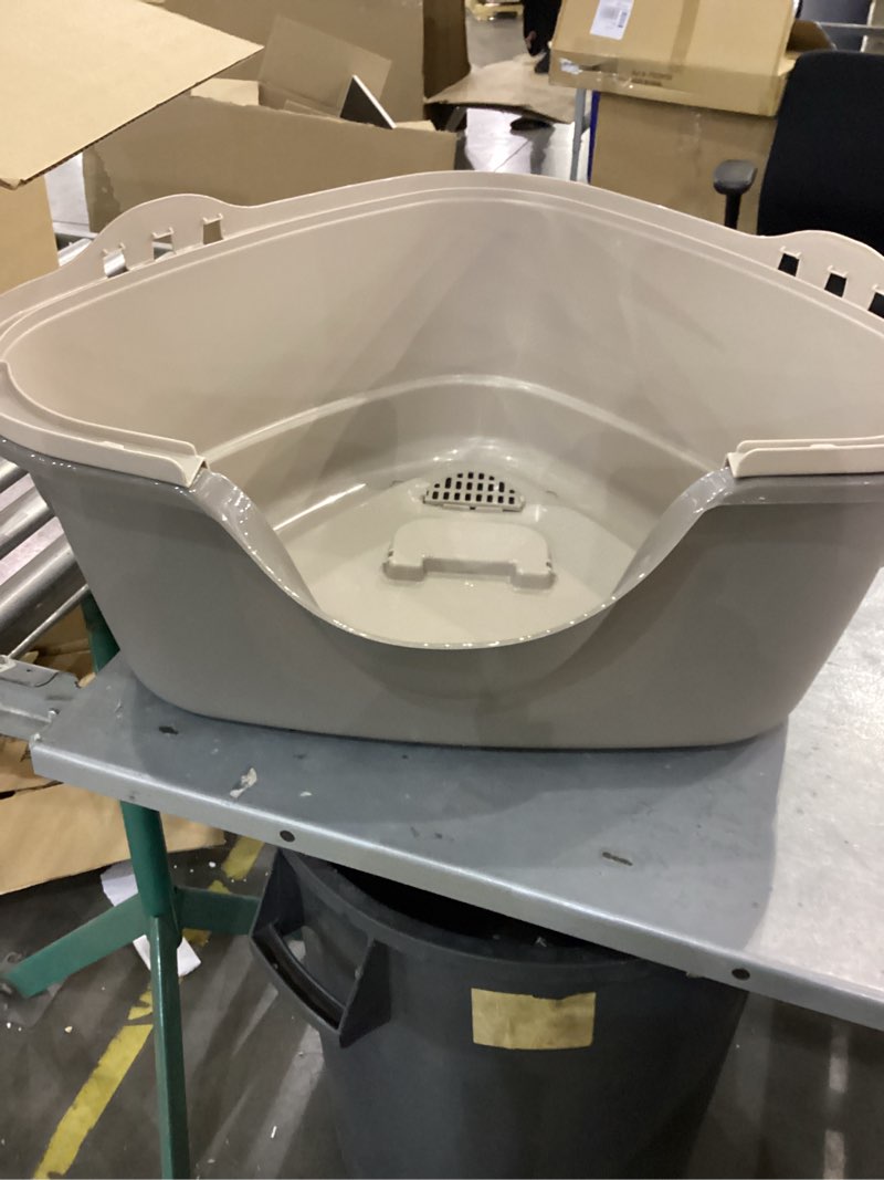 Condition photo showing Good Condition for Amazon Basics Cat Litter Box with Lid, No-Mess, Standard, unisex, Charcoal, 26 in x 23 in x 20 in