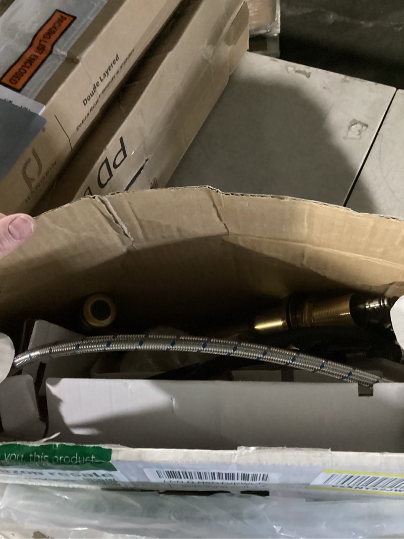 Condition photo showing Good Condition for delta ophelia brushed gold kitchen faucet with pull down sprayer, modern single hole kitchen sink faucet, single handle, champagne bronze 19888z-cz-dst champagne bronze standard activation