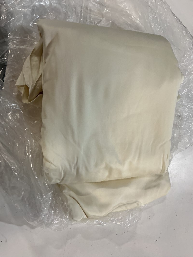 Condition photo showing Good Condition for quince bamboo sheet set king color butter yellow