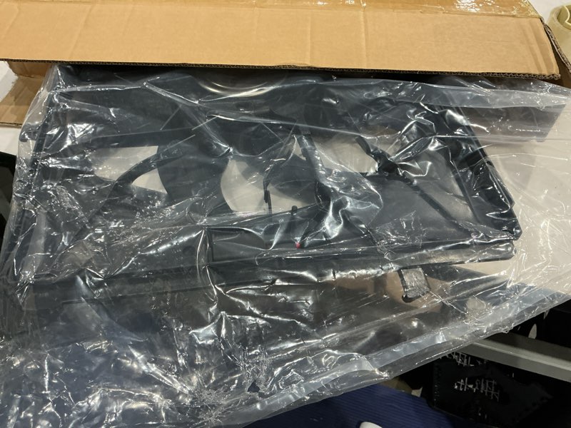 Condition photo showing As Is for 621-373 radiator cooling fan fit for mercedes-benz c230 c250 c300 c350 c63 amg e250 e300 e350 e400 e550 glk250 glk350 slk250 slk350 replacement radiator fan assembly 2045000293 2049066802