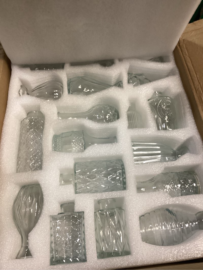 Condition photo showing Good Condition for mini bud vases as wedding centerpieces for tables,clear bud vases for flowers,small flower vases suitable for birthday party,anniversary,wedding reception,baby shower (clear, 36pcs)
