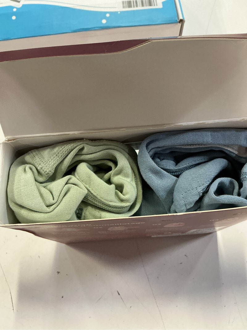 Condition photo showing Good Condition for momcozy swaddles for newborns, quiet fastener swaddle suitable for infant 0-3 months, new-parent-friendly sleep sack, reduce startle reflex, newborn boys girls registry essentials, 2-pack, serenity serenity one size (0-3 months)