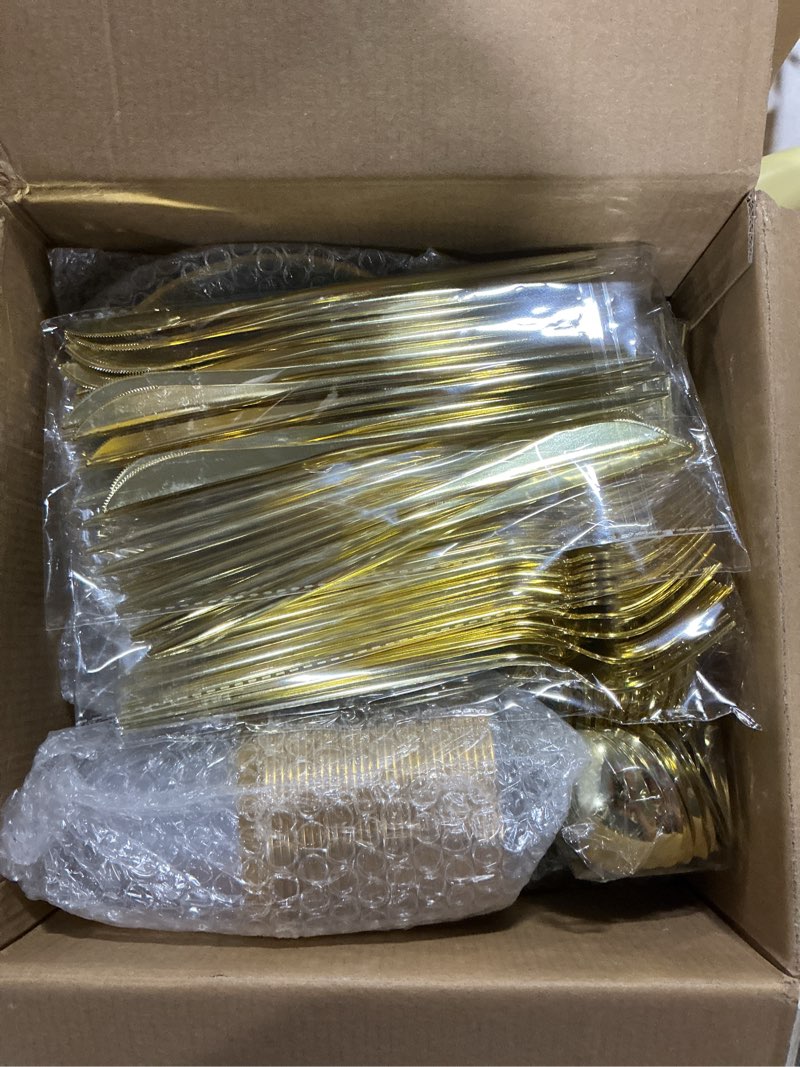 Condition photo showing Good Condition for n9r 180 pcs disposable dinnerware set with gold rim for 30 guests,green plastic plates include 30 dinner plate, 30 dessert plates, 30 cups, 90 heavy duty gold plastic silverware for party & wedding