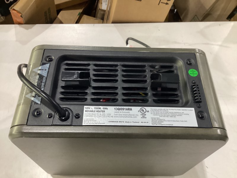 Condition photo showing Good Condition for duraflame portable electric infared quartz heater coastal gray