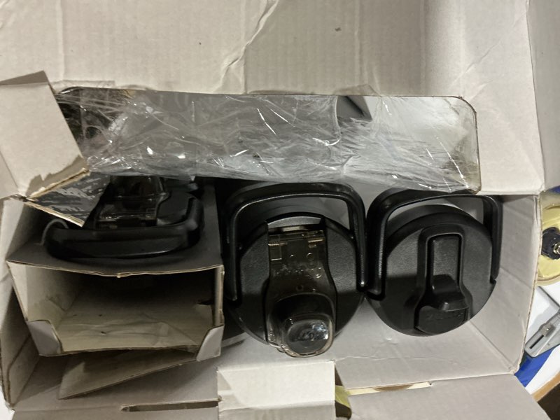 Condition photo showing As Is for zulu 411-2401-900 stainless steel water bottle with lids., 2pk 24oz, includes 2 extra lids