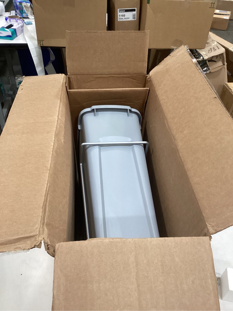 knape & vogt 50 qt. in-cabinet single soft-close bottom-mount pull-out trash can, 11-3/8 in w. x 20-1/8 in d. x 22-7/8 in h  quantity  1  item descriptions  sc812-1-50pt, platinum