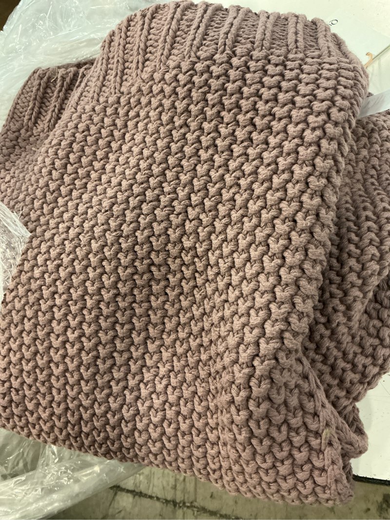 Condition photo showing Good Condition for cotton fisherman throw