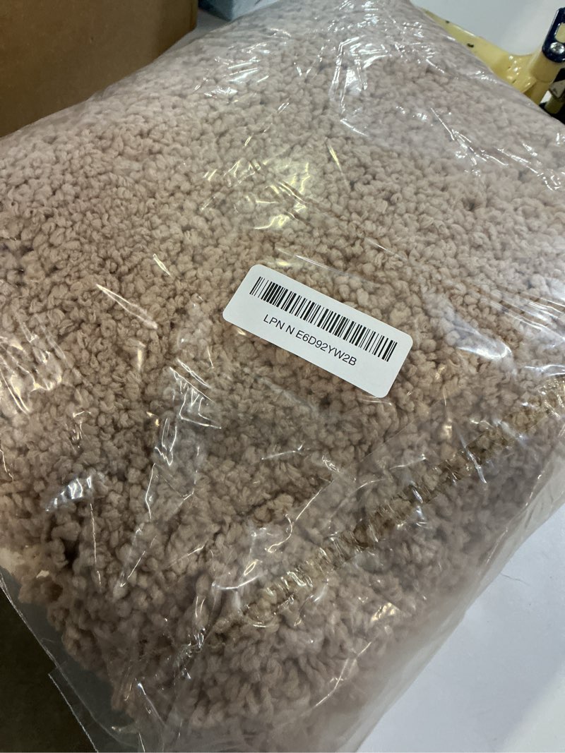 Condition photo showing Good Condition for disolla toilet mat 22x24 beige - non slip fluffy u-shaped contour rug, ultra-soft plush toilet floor mat, absorbent & machine washable beige 1'10" x 2' (22''x24'' toilet rug)