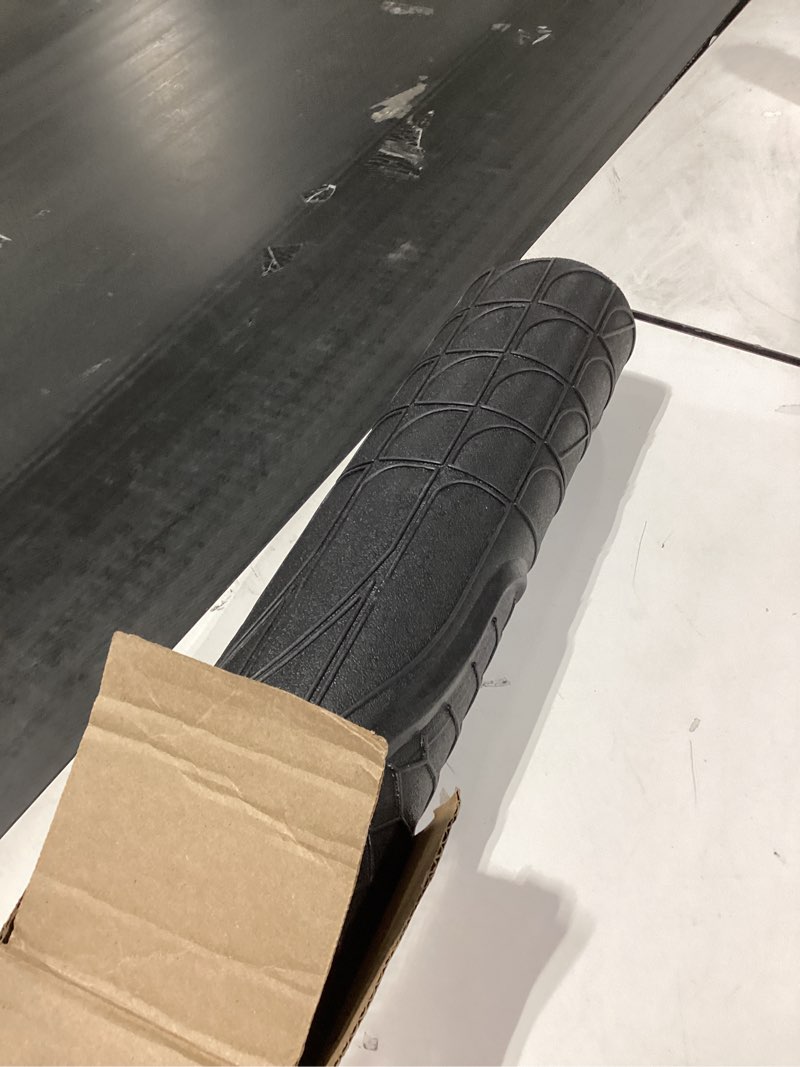 Condition photo showing Good Condition for armor all heavy-duty cargo mat, universal fit mat for cars, trucks, suvs — black cargo mat black