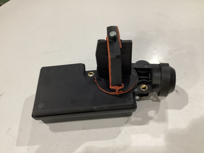 Condition photo showing New/Like New for newyall air intake manifold flap adjuster unit disa control valve for bmw 325ci 2001-06, 325i 325xi 525i 2001-2005, x3 2.5 2004-05, z3 2.5 2001-02, z4 2.5 2003-05