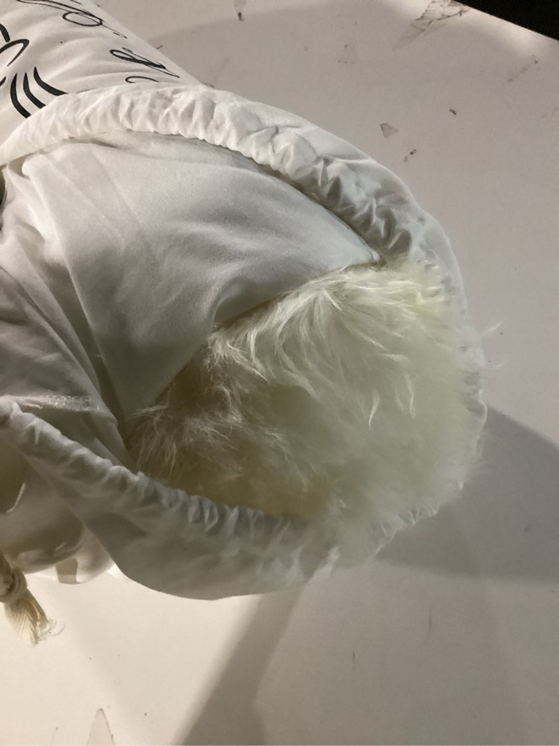 Condition photo showing New/Like New for WL&ALLEN Large Sheepskin Rug Genuine Thick and Lush 3 Inch Pile?Luxury Australian Pelts |Large Sheepskin Wool Area Rugs (Single Pelt 2'6" x 3'7"?Ivory White) 2'6" x 3'7" Ivory White