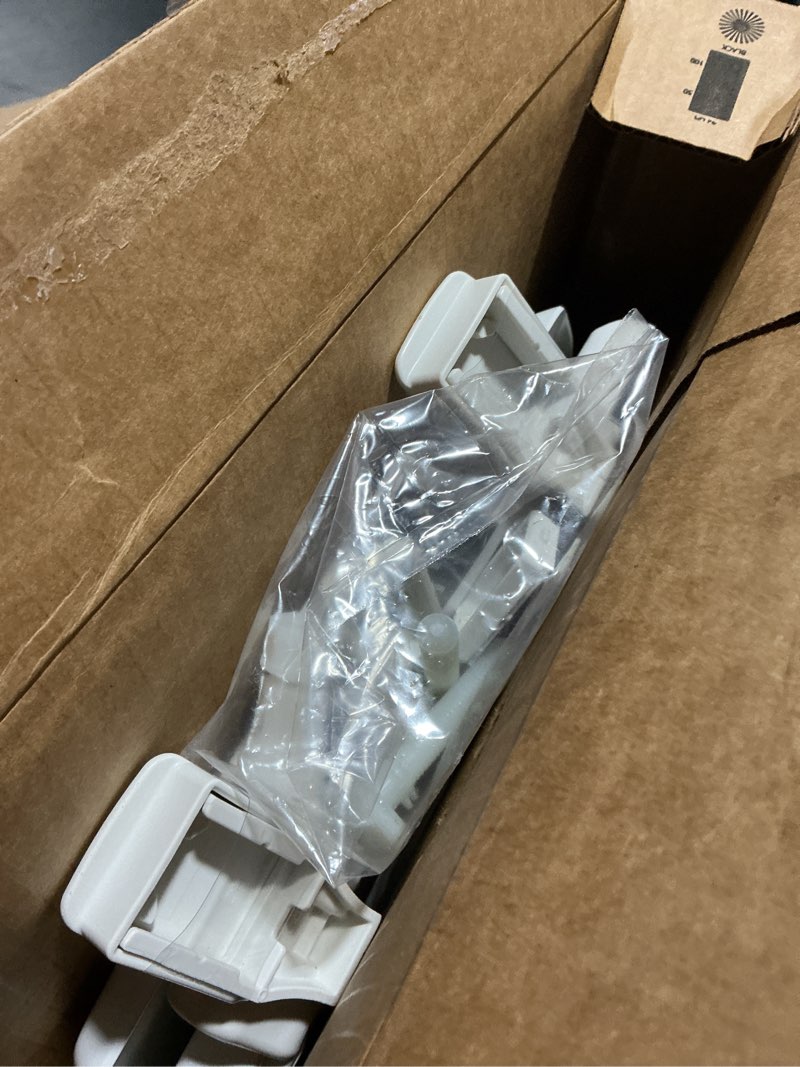Condition photo showing Good Condition for Bemis 7300SLEC Slow Close Toilet Seat, Easy Clean Hinges and Durable Plastic Seat, Made in USA, Elongated, White