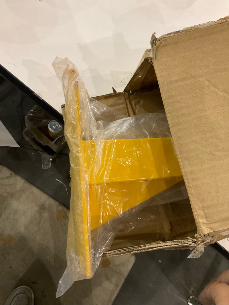 Wall mount chin up bar