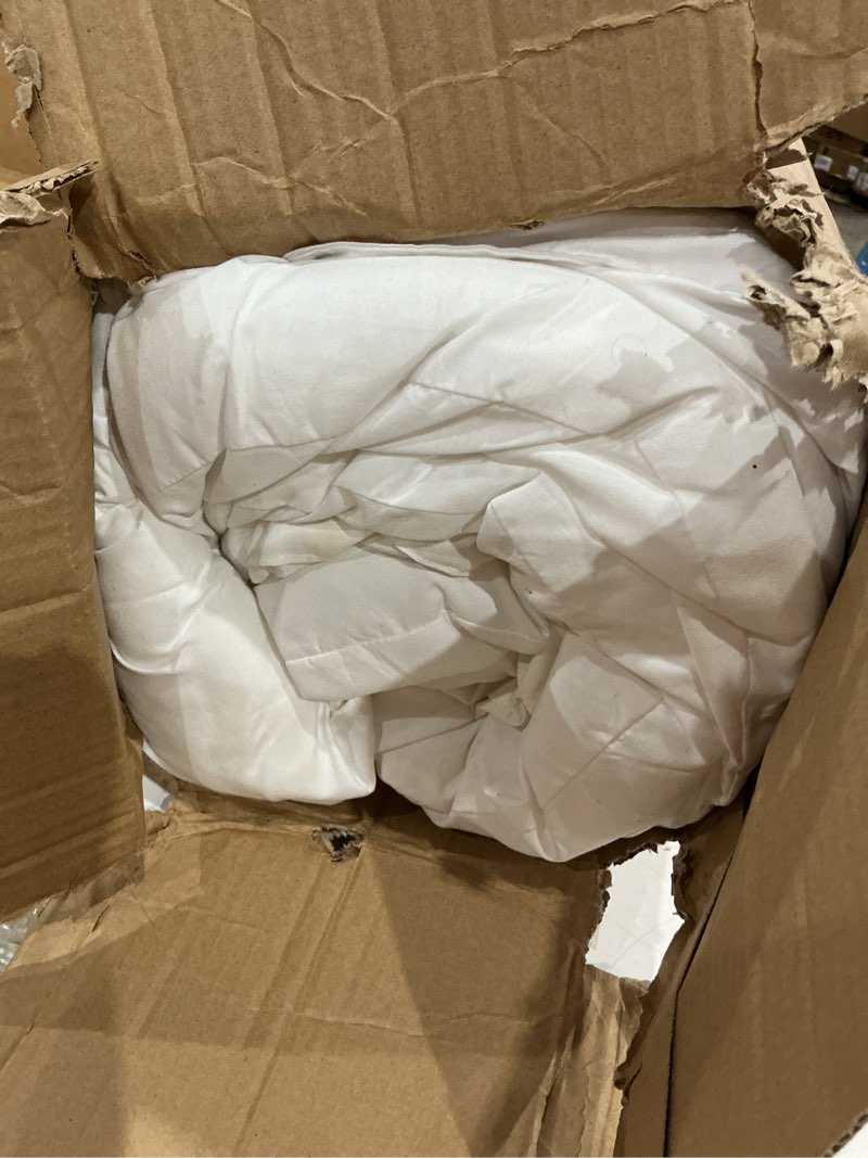 Condition photo showing As Is for bedsure comforter duvet insert - quilted comforters oversized king size, all season duvet, gentlesoft down alternative bedding, with 8 tabs, gifts for women/men, white, oversized king 116 x 98 inches white oversized king
