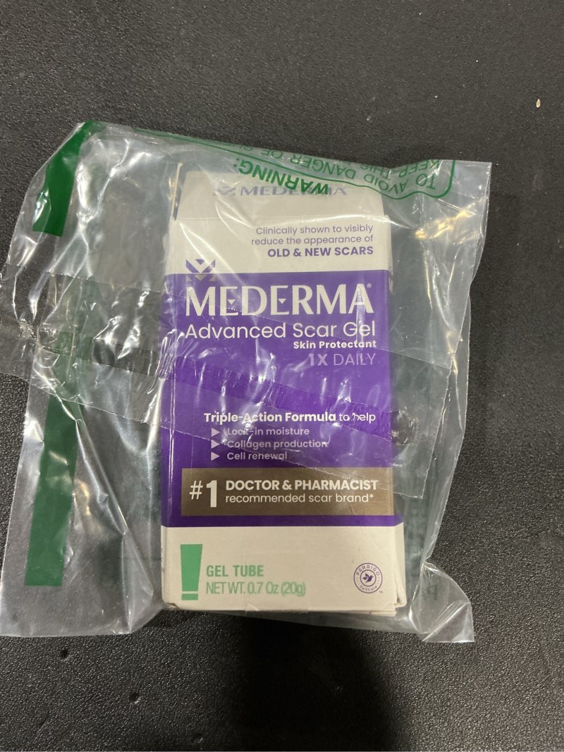 Condition photo showing As Is for Mederma Advanced Scar Gel - Treats Old & New Scars, Reduces Appearance of Scars from Acne, Surgery, Burns, Injury & Stretch Marks, 0.70 Oz (20g)