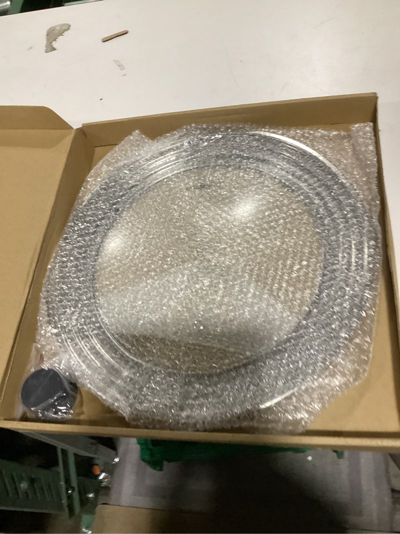Condition photo showing New/Like New for 13-14-15 in universal pan lid, extra large stainless steel pot lid for pots, pans, skillets, replacement frying pan lid with heat resistant silicone knob, dishwasher safe 13", 14" & 15"