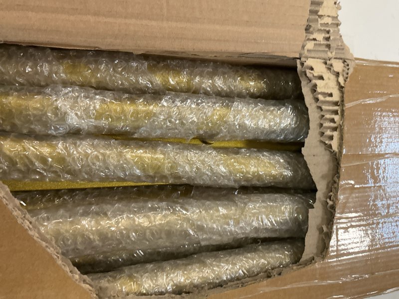 https://lotting-media.assets.bidfta.com/lotting_643e47ec-f5b7-43e9-90f8-098ad8923265