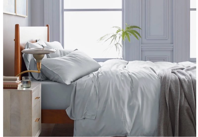 bamboo duvet cover, size unknown, pale green