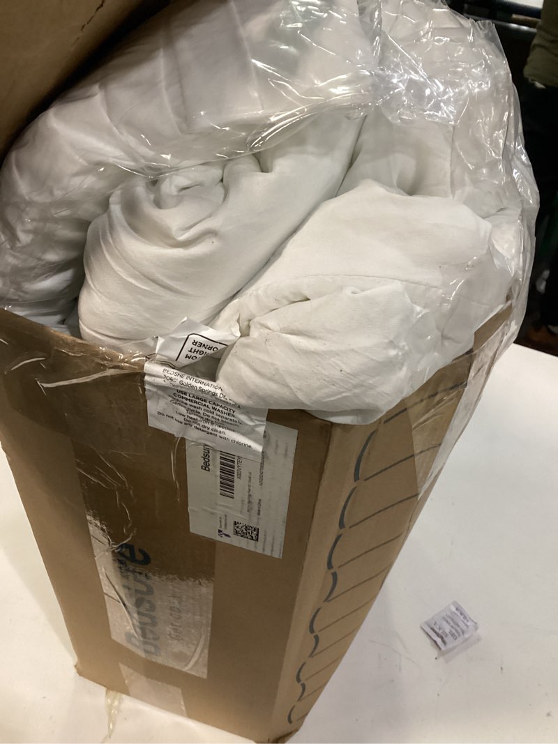 Condition photo showing As Is for Bedsure King Comforter Set - 4 Pieces Pinch Pleat Bed Set, White Boho Bedding for All Season, 1 Soft Comforter, 2 Pillowcases, 1 Decorative Pillow King 01 - White