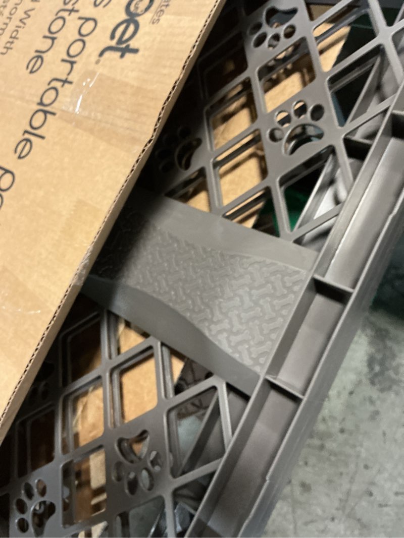 Condition photo showing Good Condition for mypet north states paws portable pet gate: 26-40" wide. pressure mount. no tools needed. made in usa, 23" tall, expandable, durable dog gates for doorways, fieldstone gray