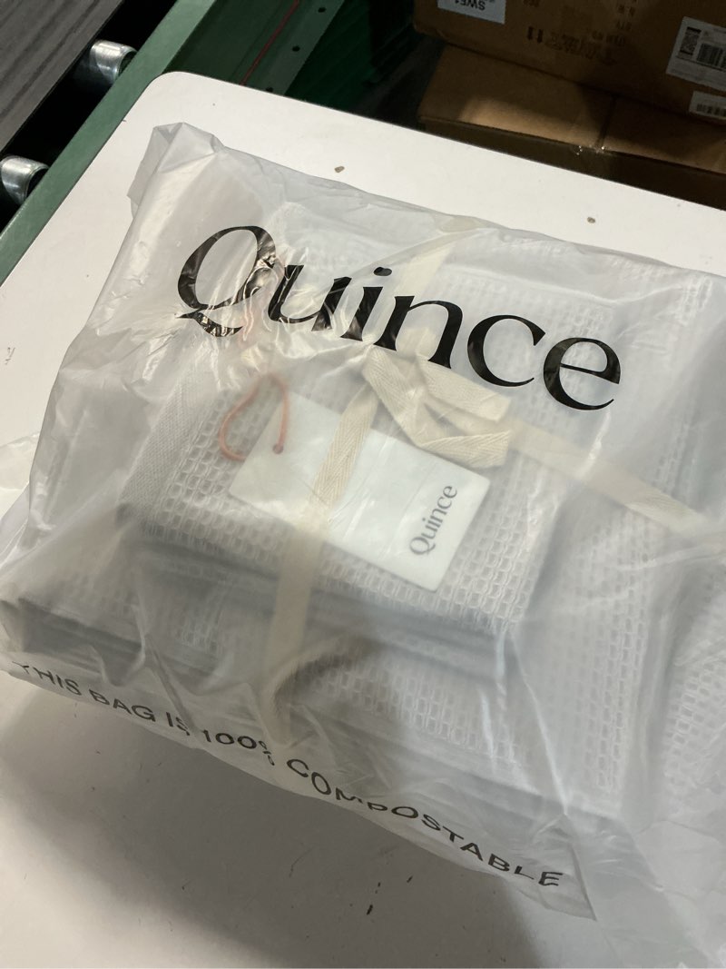 Condition photo showing New/Like New for quince organic luxe honeycomb duvet cover set