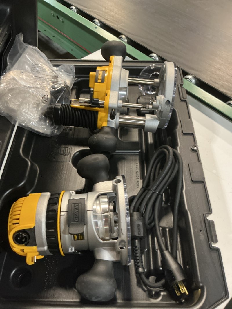Condition photo showing Good Condition for dewalt router fixed/plunge base kit, variable speed, 12-amp, 2-1/4-hp (dw618pk)