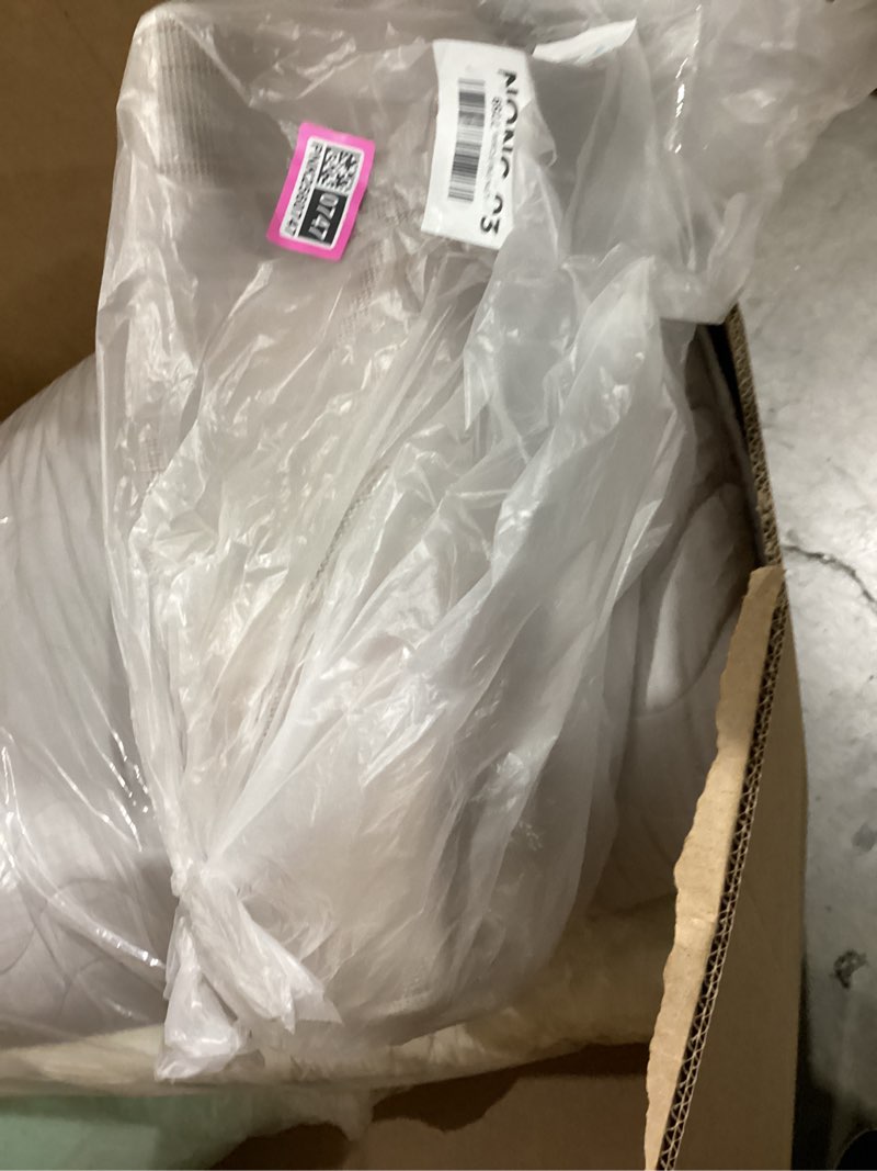 Condition photo showing Good Condition for JONATHAN Y Haze Solid Low-Pile Ivory Runner Rug 2x8, Coastal,Bohemian,Minimalist,Classic, Easy-Cleaning for Living Room,Bedroom,Kitchen,Pet Friendly,Non-Shedding (SEU100D-28) Ivory 2' x 8' (Runner)