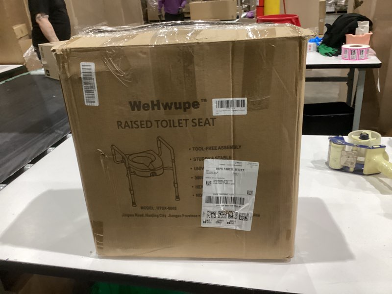 Condition photo showing Good Condition for WeHwupe Raised Toilet Seat with Handles for Elderly - Toilet Seat Risers for Seniors with Adjustable