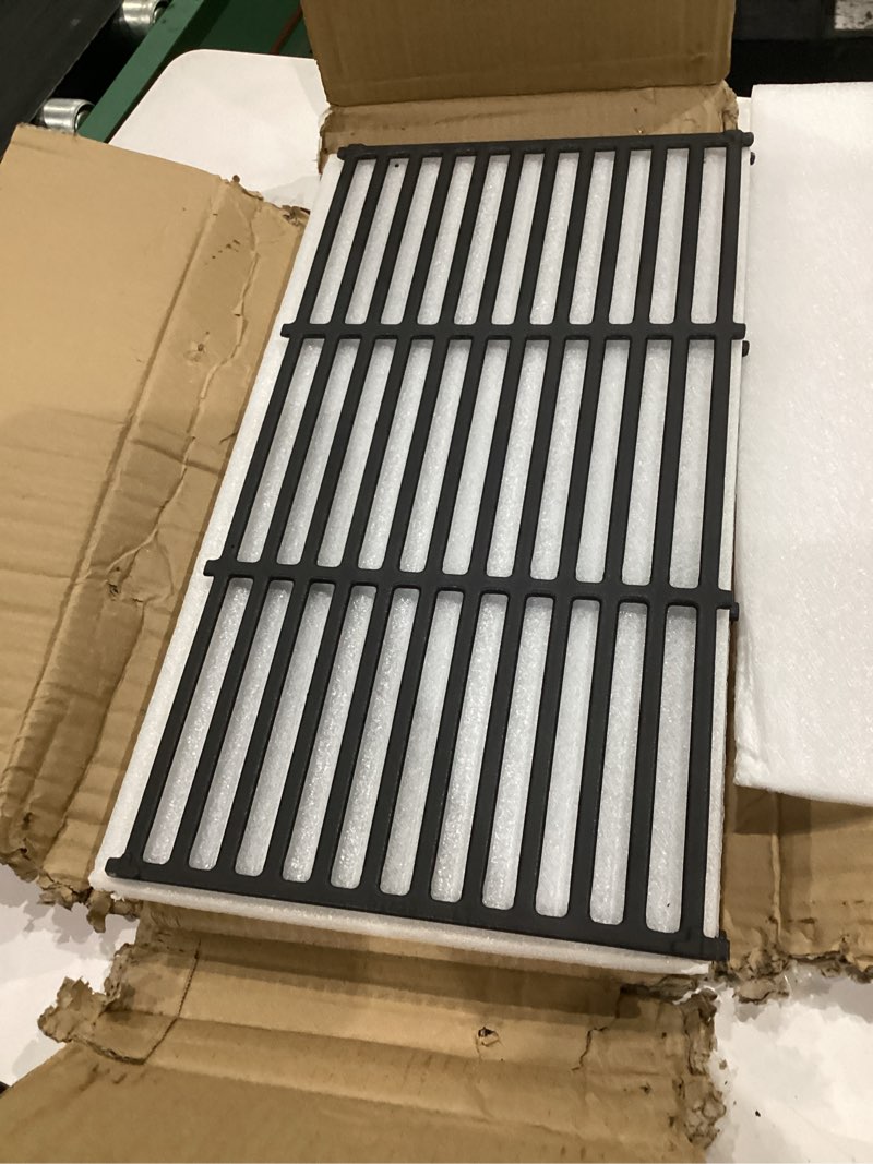Condition photo showing Good Condition for safbbcue 19.7\" grill grates for char-griller 1733 2735 smokin' champ charcoal grill replacement parts chargriller 1624 1722 replacement parts cast iron grates 3-pack 19.7\" x 31.8\" x 2\"