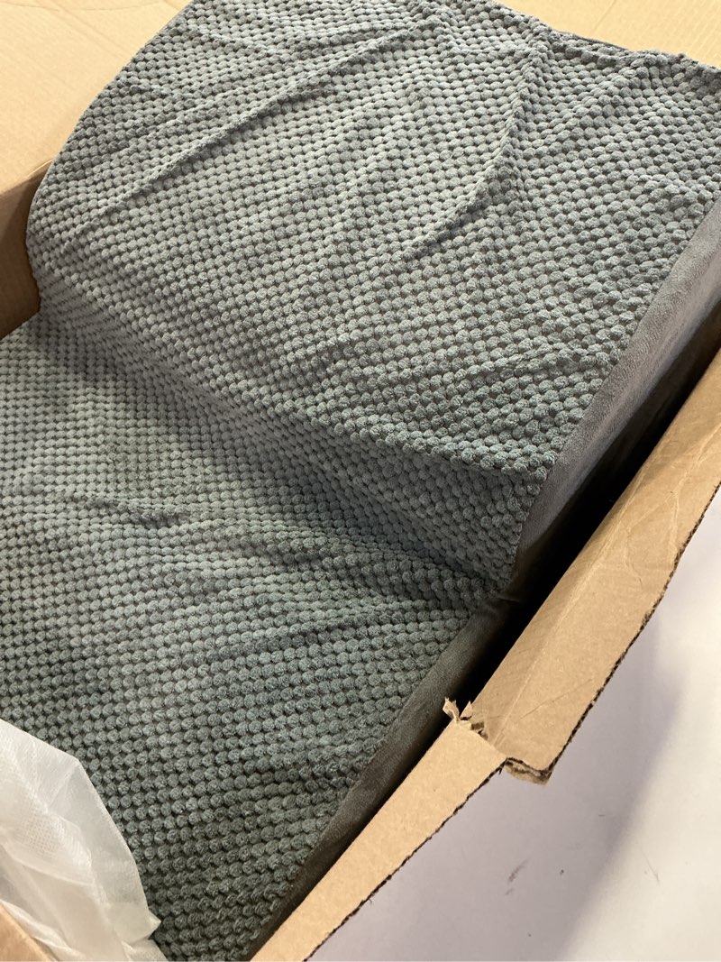 Condition photo showing Good Condition for Niubya Extra Wide Foam Dog Stairs, Grey, 2 Steps