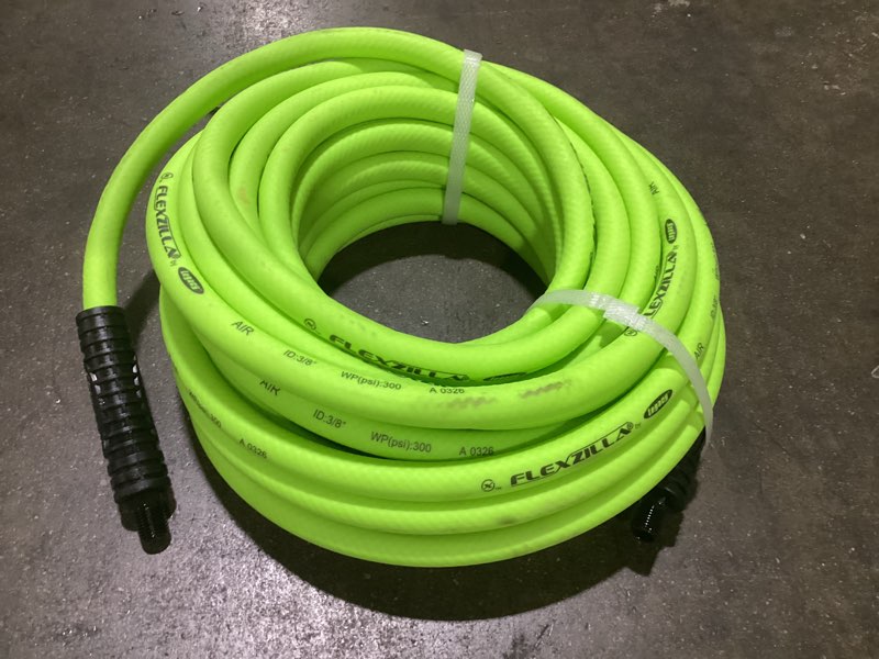Condition photo showing Good Condition for 1/2 in. x 50 ft. air hose with 3/8 in. mnpt fittings