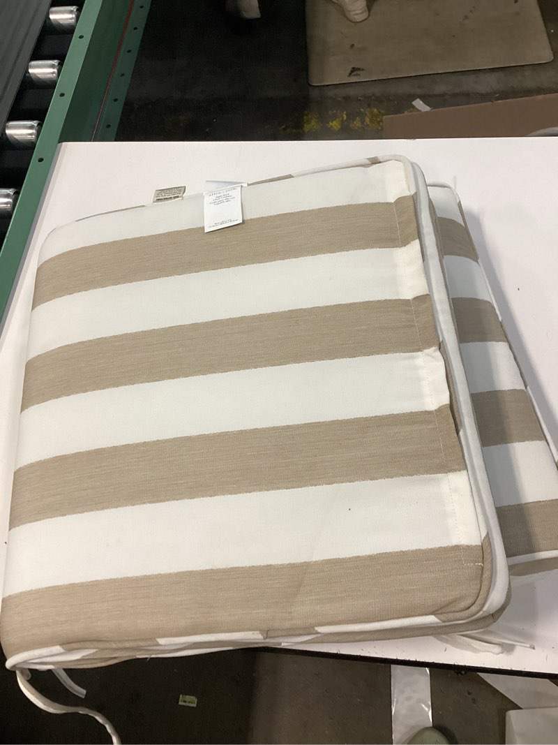 Condition photo showing Good Condition for allen+ roth. high back chair cushion