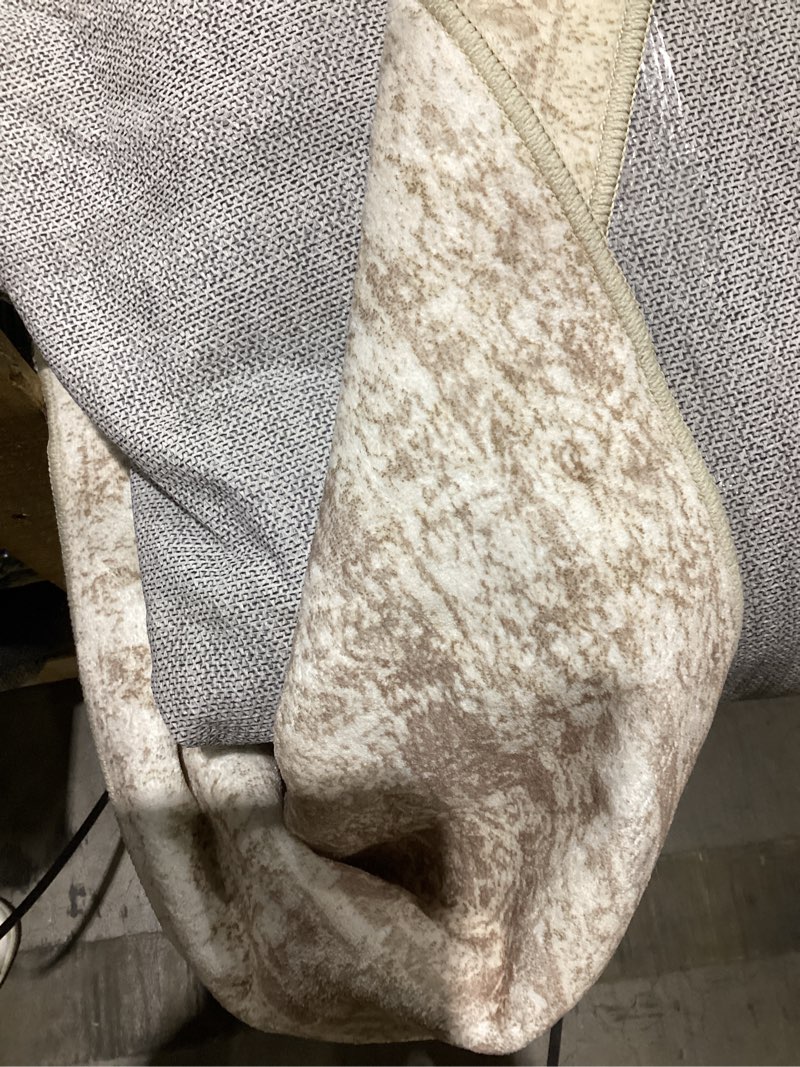 Condition photo showing Good Condition for washable area rug 8x10, large soft rugs for living room vintage beige carpet 8x10 area rugs for bedroom dining room non-slip stain resistant under table rug beige 8' x 10' (rectangular)