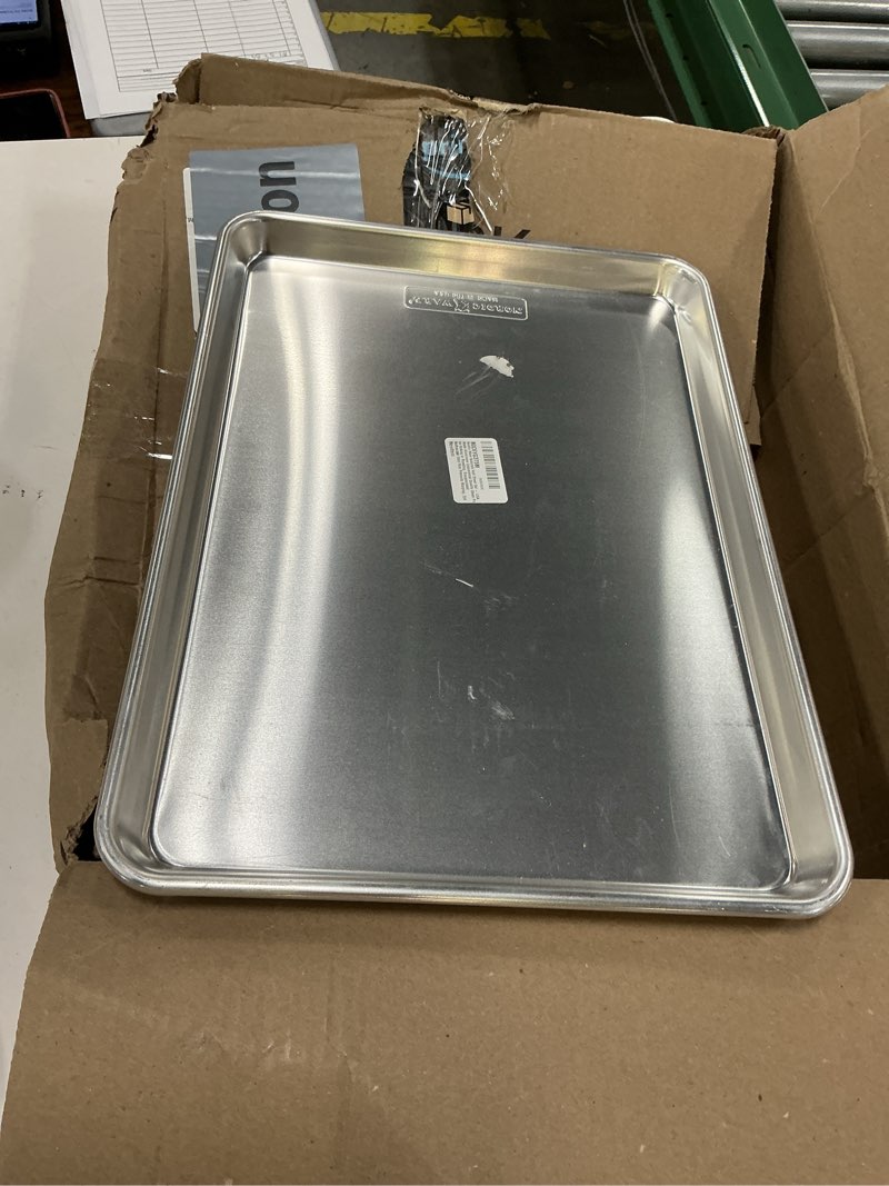 Condition photo showing Good Condition for nordic ware naturals half sheet set - usa made aluminum commercial quality sheet pan for baking or roasting, encapsulated galvanized steel rim prevents warping, 2pk half + lid