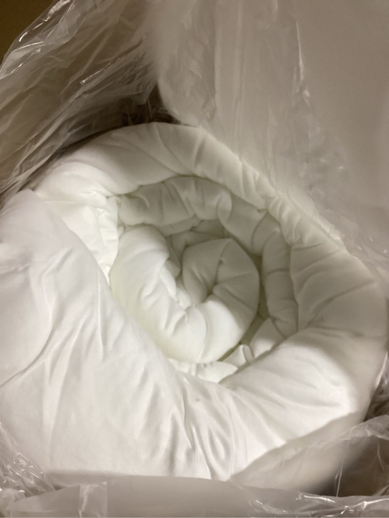 Condition photo showing Good Condition for mellow marshmellow comforter king/cal king - extra fluffy double-stuffed down alternative duvet insert, all-season temperature-balancing, oeko-tex class i fabric, box-stitch, machine washable king / cali king